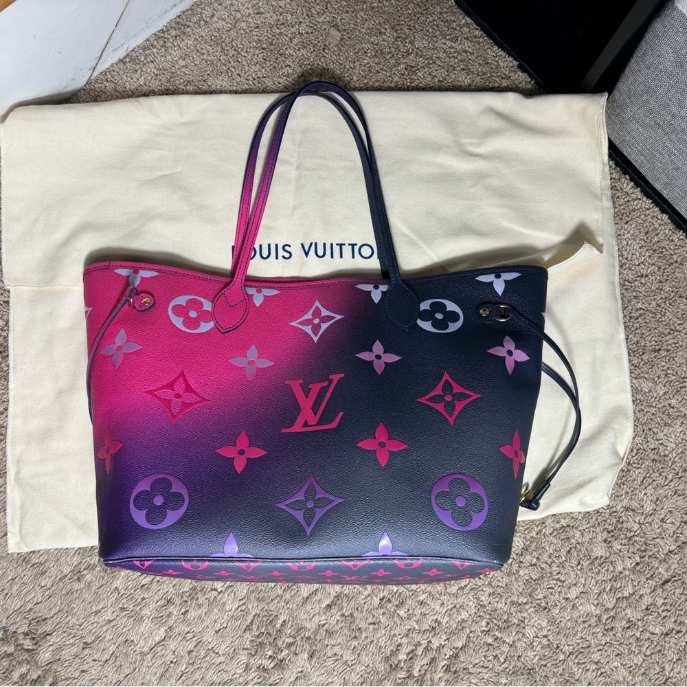 Louis Vuitton Pink to Purple Ombre Monogram Neverfull Tote - Picture 3 of 10